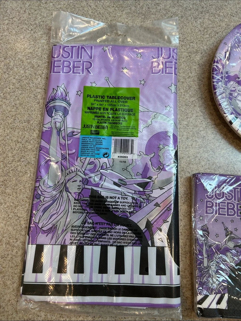 Justin Bieber Purple & Black Party Tableware Set - Plates, Napkins, Tablecover